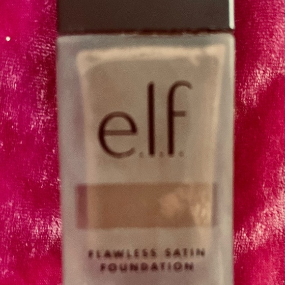 Makeup Bundle NIB - Picture 7 of 10